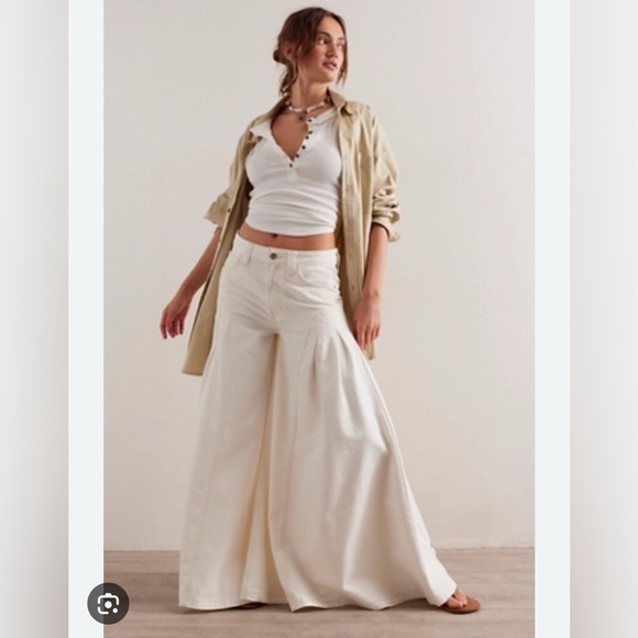 We The Free Denim - Free People NWOT We The Free Pandora Wide Leg Jeans in Heavenly